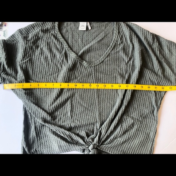 Paper Crane Long sleeve green soft shirt with cute tie in front. - Picture 8 of 9